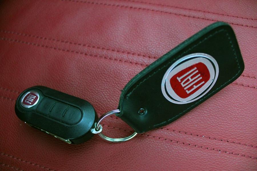  Fiat 500C 2012 года  (фото 56 из 98)